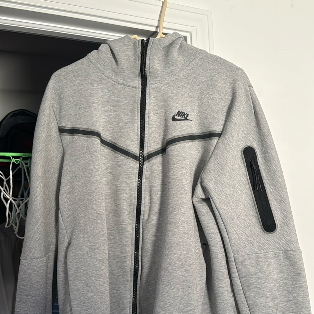 Nike tech grey black